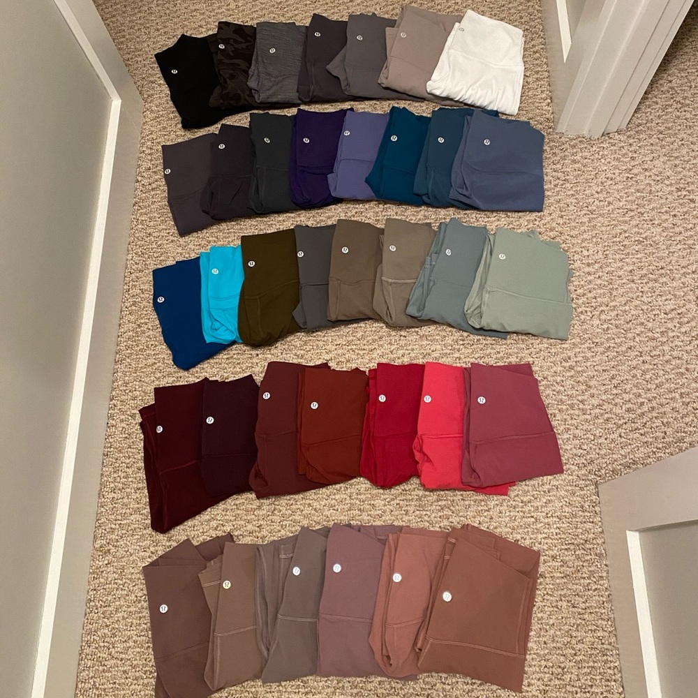 Lululemon Align collection with size / color dots